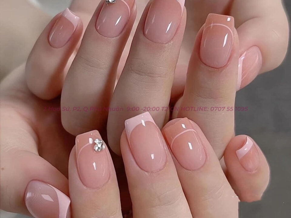 làm sạch óng tay sau khi làm nail