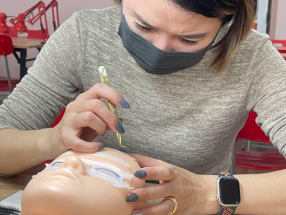 Học Nối Mi Đi Nước Ngoài