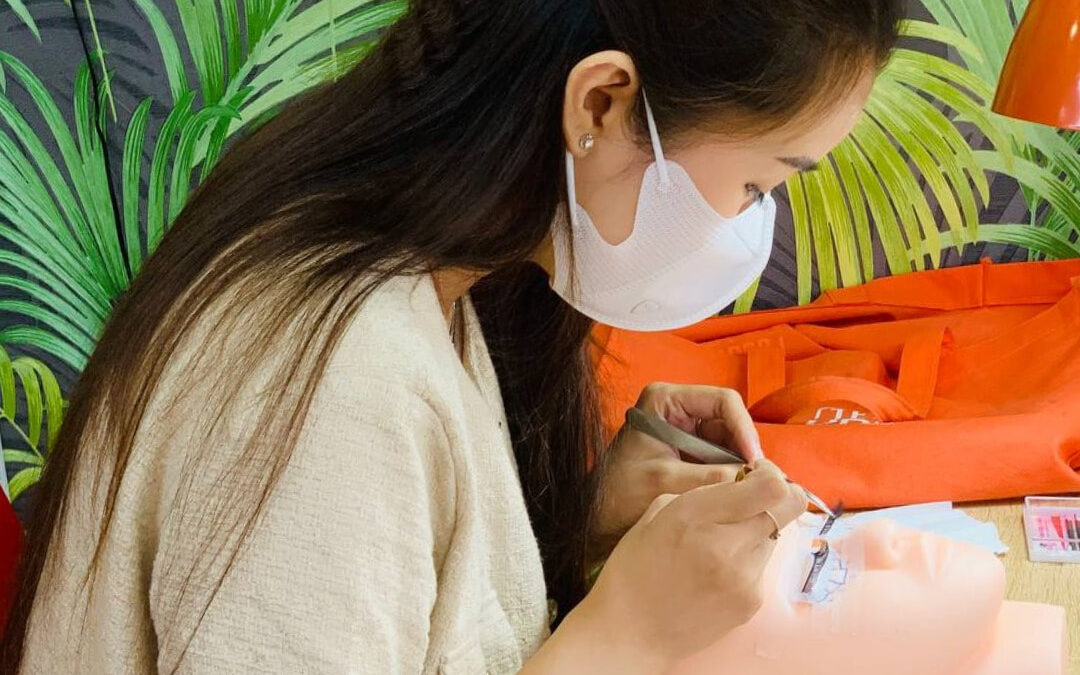 Lộ Trình Chi Tiết Về Cách Học Nối Mi Cơ Bản Cho Người Mới 11 Cách học nối mi cơ bản