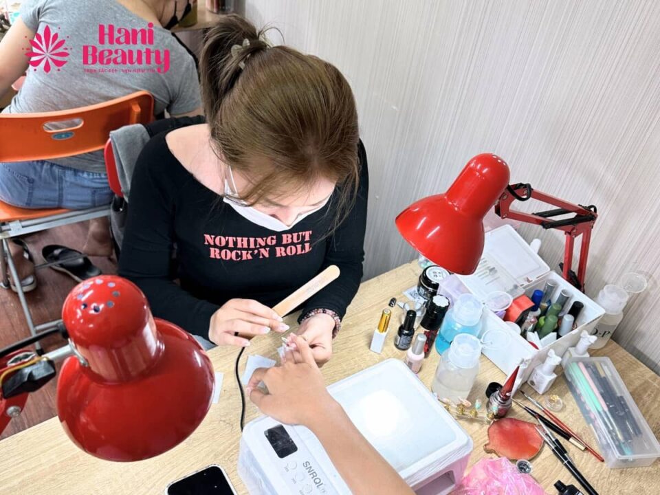 Dạy học nail uy tín