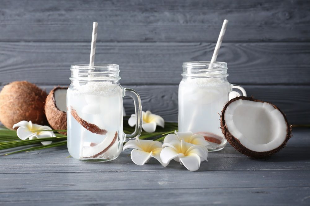 Phun Môi Uống Nước Dừa Được Không? Những Lưu Ý Cần Nhớ 13 phun moi uong nuoc dua duoc khong Ms Hani 1