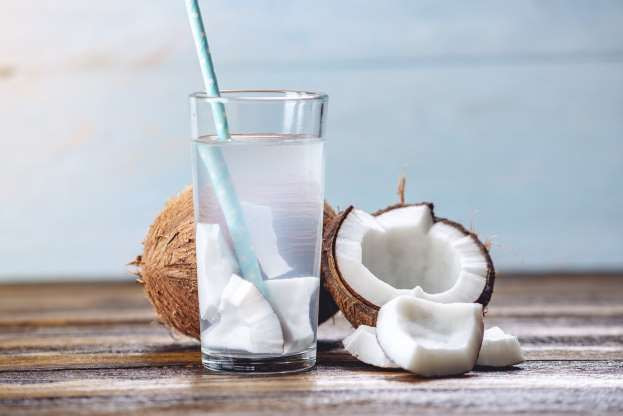Phun Môi Uống Nước Dừa Được Không? Những Lưu Ý Cần Nhớ 14 phun moi uong nuoc dua duoc khong Ms Hani 2