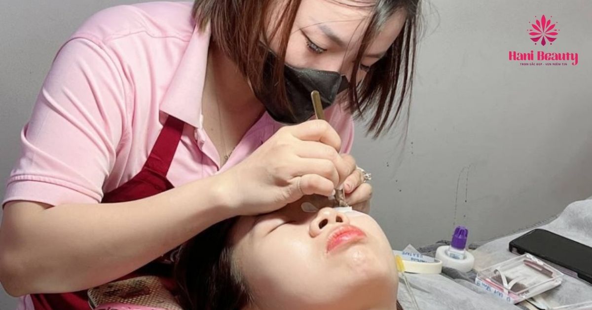 Thiết kế mi Cat Eye đẹp với kỹ thuật nối cao cấp, độc quyền chỉ có tại Hani Beauty